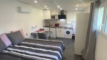 Fer et planche Ă repasser, Wi-Fi, draps fournis