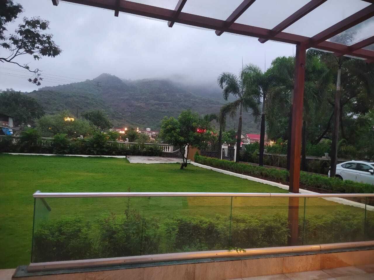 Kiến trúc tòa nhà