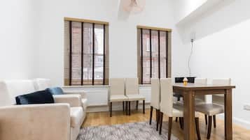 Superior Condo | Living area