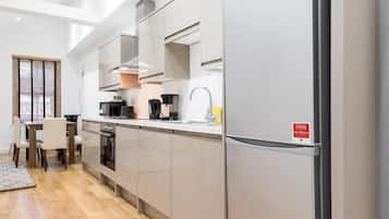 Superior Condo | Private kitchen | Mini-fridge, microwave, cookware/dishes/utensils