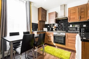 Appart'hôtel, 2 chambres, non-fumeur | Cuisine privée