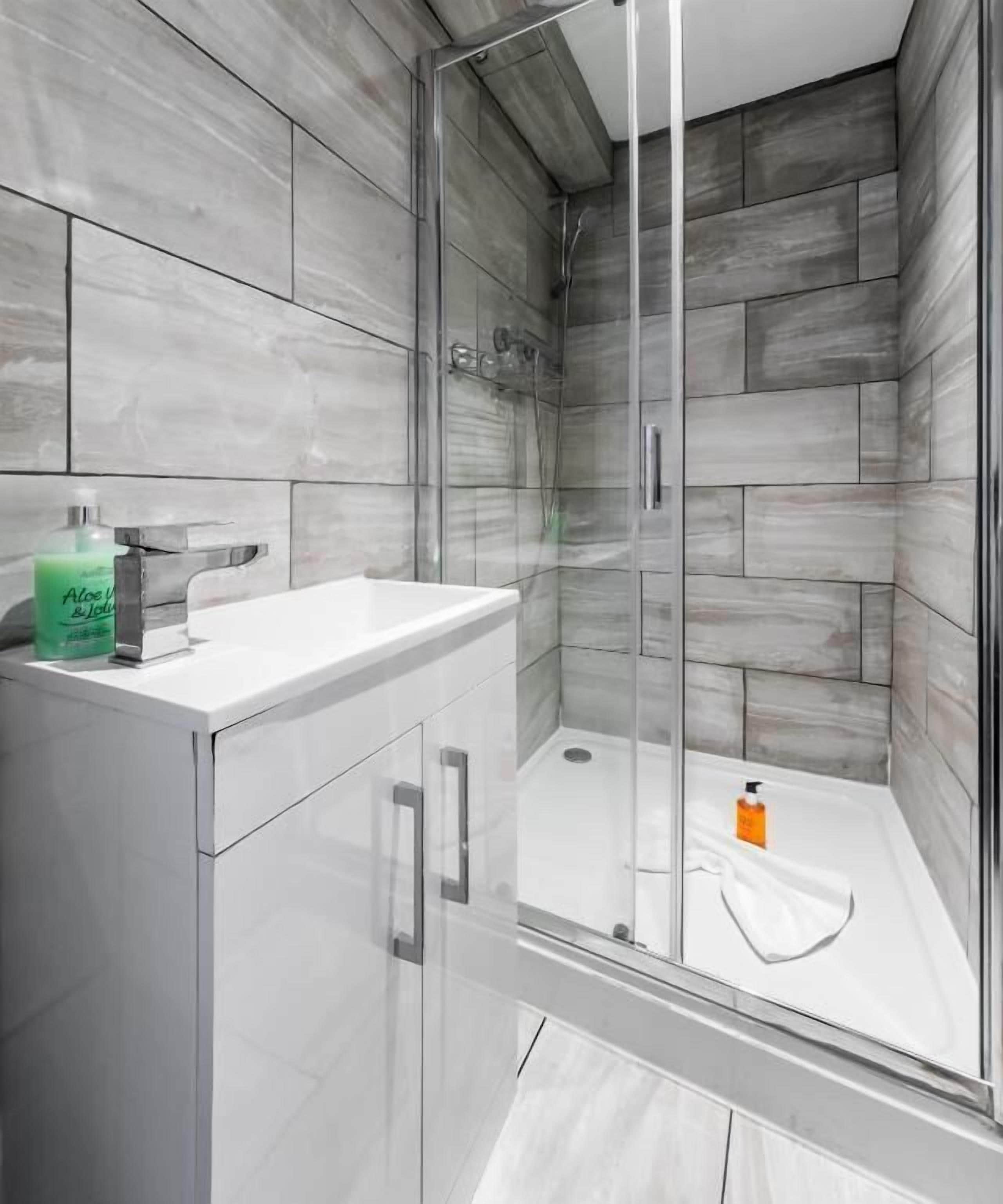 Familienapartment, 3 Schlafzimmer, Nichtraucher, Küche | Badezimmer