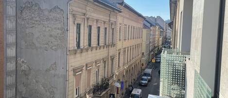 Deluxe Apartment, Balcony, Park View | Terrace/patio