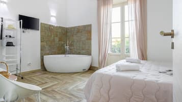 Superior Room | Iron/ironing board, free WiFi