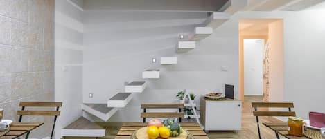 Télévision de 32 pouces avec chaînes numériques, services de streaming