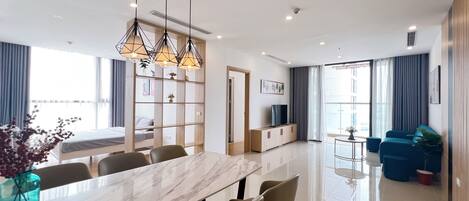 Apartamento de lujo, 2 habitaciones, vistas a la ciudad | Zona de estar