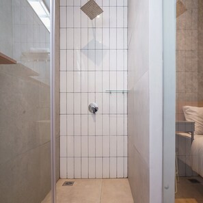 Shower, towels, soap, shampoo - Keenan Living Seturan (Depok)