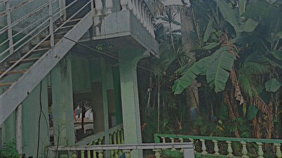 Quaint Hotel In Town