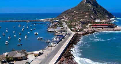 Depa lujoso cerca del malecón by Gpsrentas