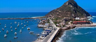 Depa lujoso cerca del malecón by Gpsrentas