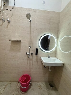 Regadera, amenidades de baño gratuitas, bidet, toallas 