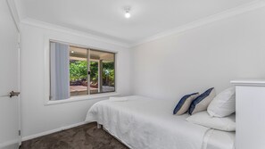 2 chambres, fer et planche à repasser, Wi-Fi, draps fournis