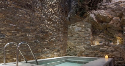 Porto Sereno Andros Suites