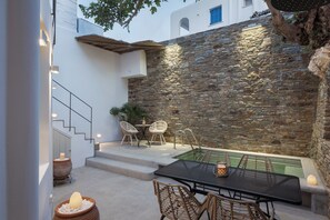 1 bedroom, in-room safe, individually decorated, individually furnished - Porto Sereno Andros Suites (Andros)