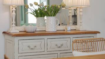 Superior Suite, Balcony | Dining room