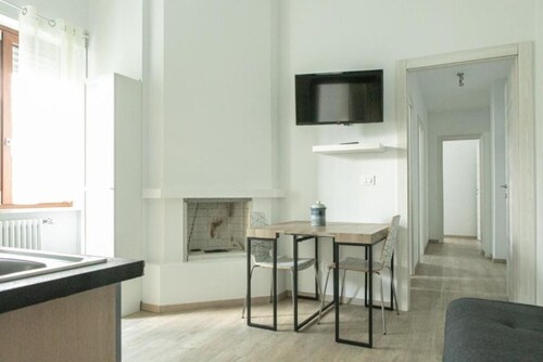 IL VELINO APARTMENT (2-Bedroom House) 