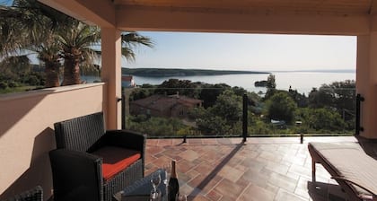 Villa Davorka in Supetarska Draga - Haus für 8 Personen