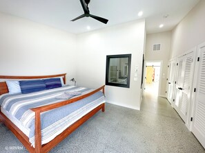 3 chambres, fer et planche à repasser, Wi-Fi gratuit, draps fournis