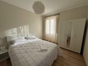 1 bedroom, in-room safe, free WiFi, bed sheets