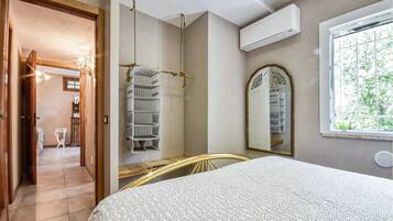 4 camere, ferro/asse da stiro, culla da viaggio, Wi-Fi gratuito