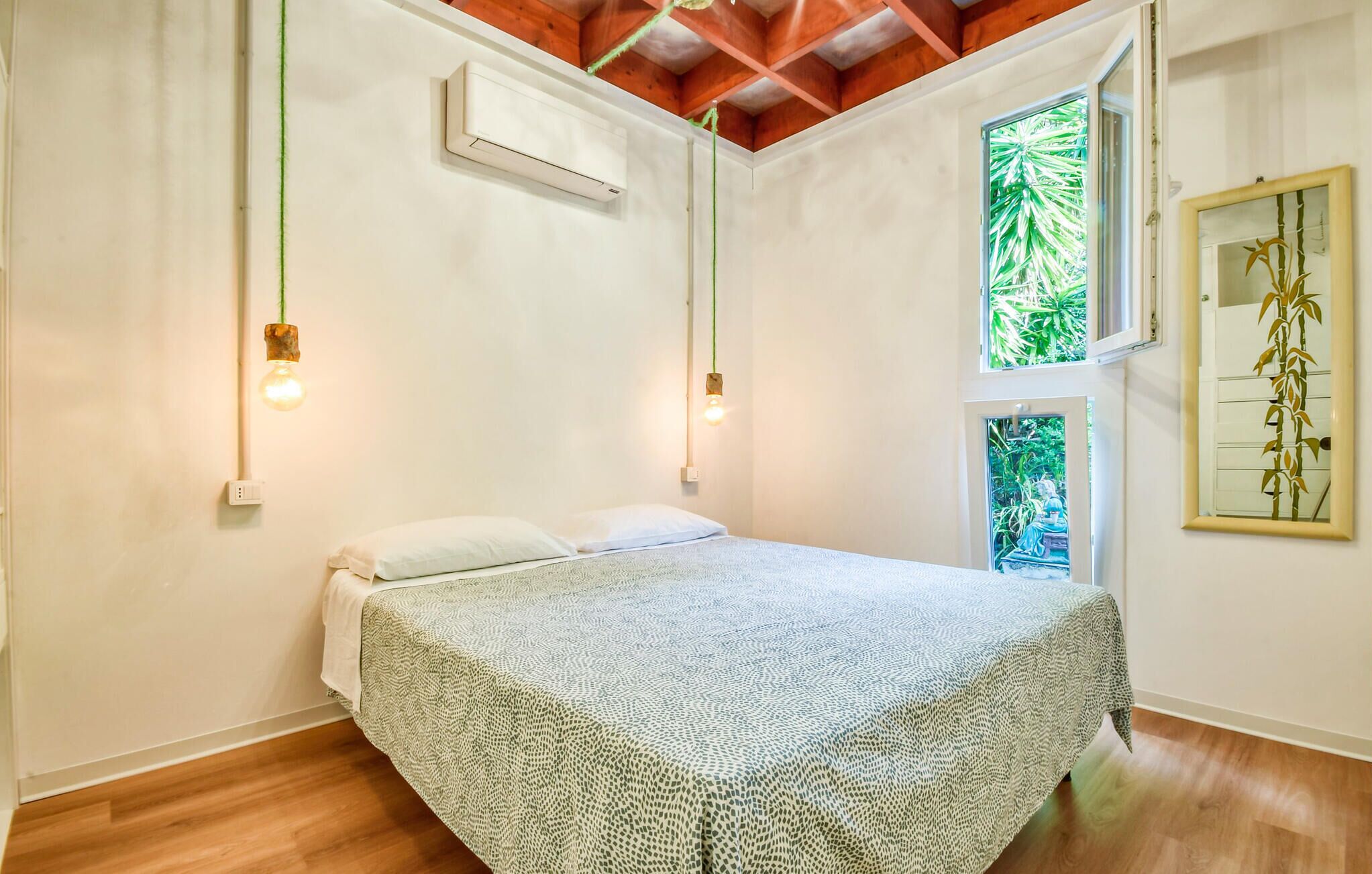 4 chambres, fer et planche à repasser, lit parapluie, Wi-Fi gratuit