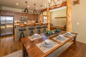 Dining - Book for Winter! Townhome with Hot Tub. AC and Fireplace! Walk to Ski Shuttle! (Big Sky)