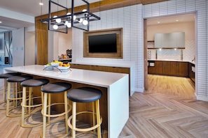 Free daily continental breakfast - Staybridge Suites Grand Rapids South by IHG (Grand Rapids)