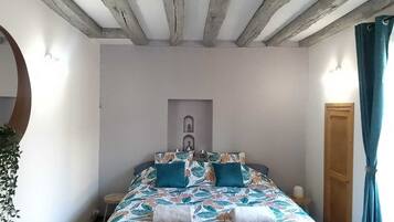 1 habitación, wifi y ropa de cama