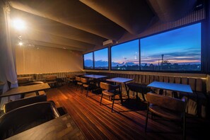 Daily cooked-to-order breakfast (IDR 60000 per person)