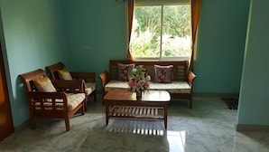 Living area - Dawn of Happiness nathai Garden Resort  (Krabi)