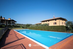 Seasonal outdoor pool - Appartamento Ludovica (Manerba del Garda)