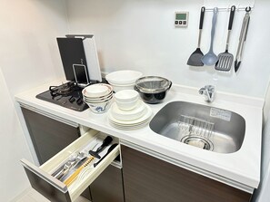 Private kitchen - Osaka Tsutenkaku / Kizu Market / Toy Street / Expo / New World Apartment (Naniwa Ward, Osaka City)