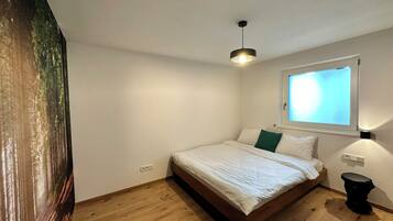 2 quartos, ferros/tábuas de passar roupa, Wi-Fi, roupa de cama