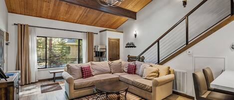 Smart-tv en een open haard