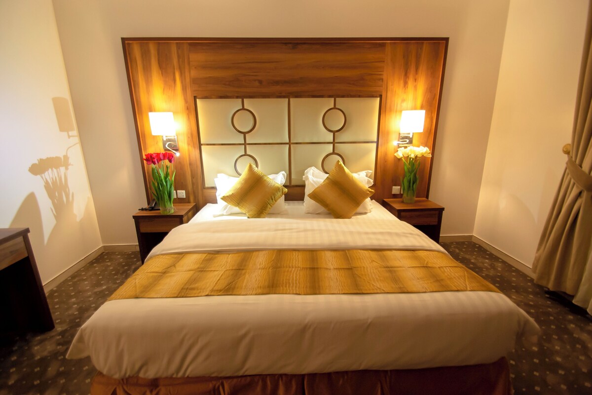 In-room safe, laptop workspace, blackout drapes, soundproofing