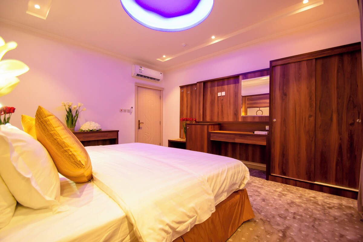 Standard Double Room | In-room safe, laptop workspace, blackout drapes, soundproofing