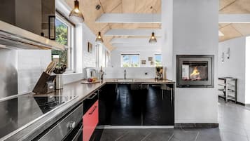 Køleskab, ovn, kogeplade, opvaskemaskine