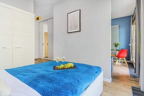 1 habitación, tabla de planchar con plancha, wifi y ropa de cama 