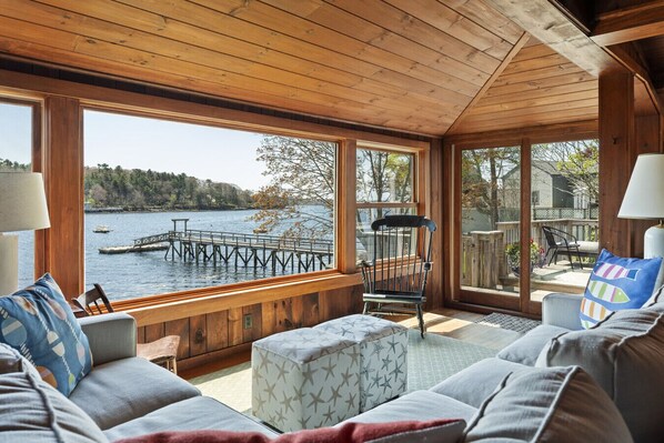 Smart TV, offices - Moon Tide Cottage on Linekin Bay with Rocky Coast Rentals (Boothbay Harbor)