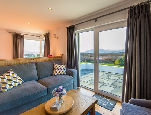 Cosy two Bedroom Cottage in Waterville With sea Views