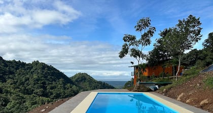 Villa In the heart of the Jungle With Amazing Mountain views