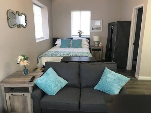 Studio apartment located in the North Valley