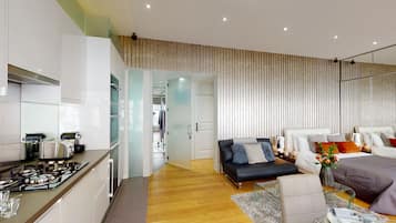 Flat 3 | In-room safe, blackout drapes, soundproofing, iron/ironing board