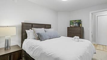 2 habitaciones, escritorio, tabla de planchar con plancha y wifi gratis