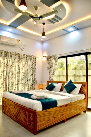 5 habitaciones, tabla de planchar con plancha, wifi y ropa de cama 