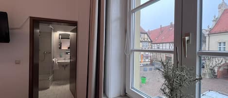 Deluxe Double Room | Bathroom
