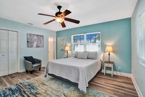 4 bedrooms, iron/ironing board, travel crib, WiFi - Barefoot Villa 🏖️ Poolside Paradise + Hot Tub (Pompano Beach)