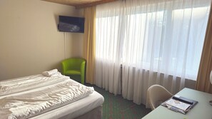 Classic Double Room, Non Smoking | Living area - Hotel Avenue Altenfurt (Nuremberg)