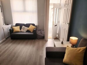 Living area - Pitchside House - sleeps 4 (Anfield)