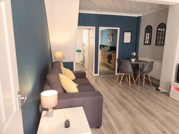 Living area - Pitchside House - sleeps 4 (Anfield)